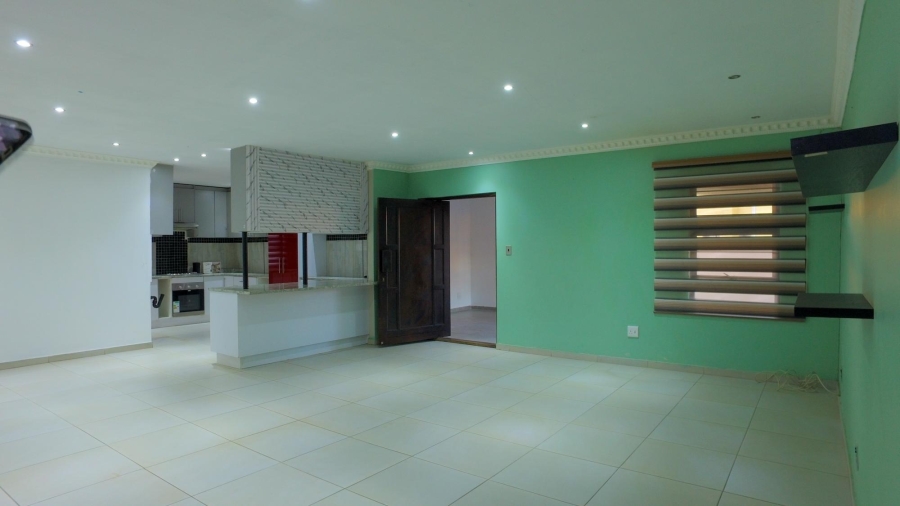 5 Bedroom Property for Sale in Waterkloof East North West